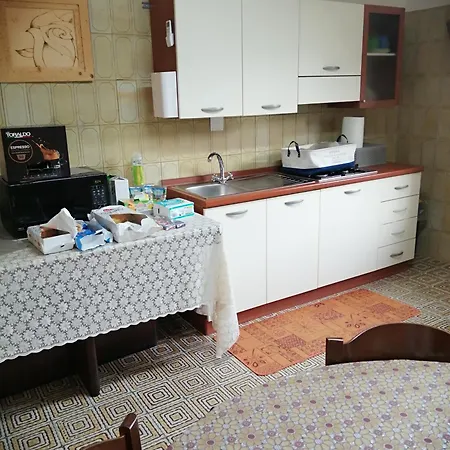 לינה וארוחת בוקר Empira למזיה טרמה