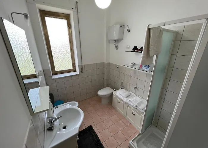 Empira לינה וארוחת בוקר 3*