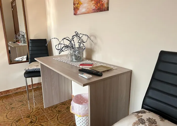 Empira לינה וארוחת בוקר למזיה טרמה