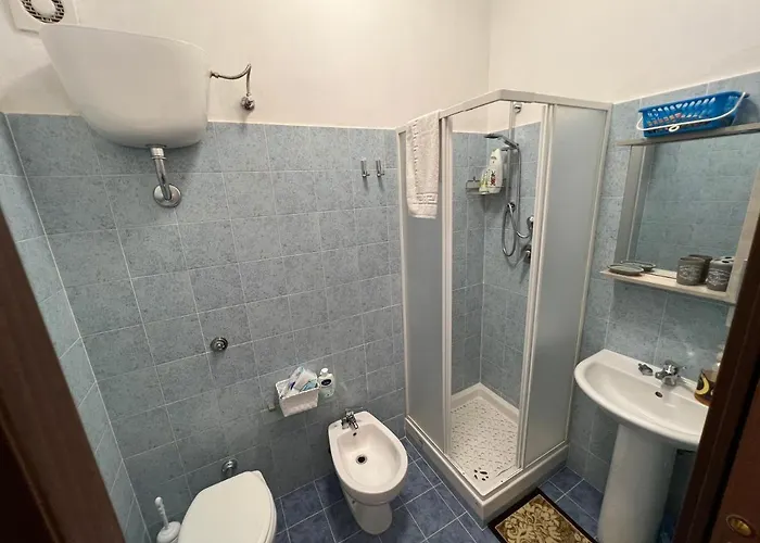 לינה וארוחת בוקר Empira 3*