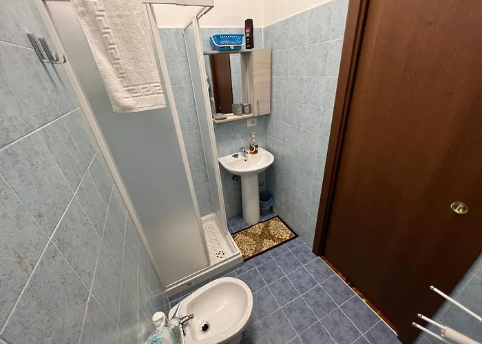 לינה וארוחת בוקר Empira