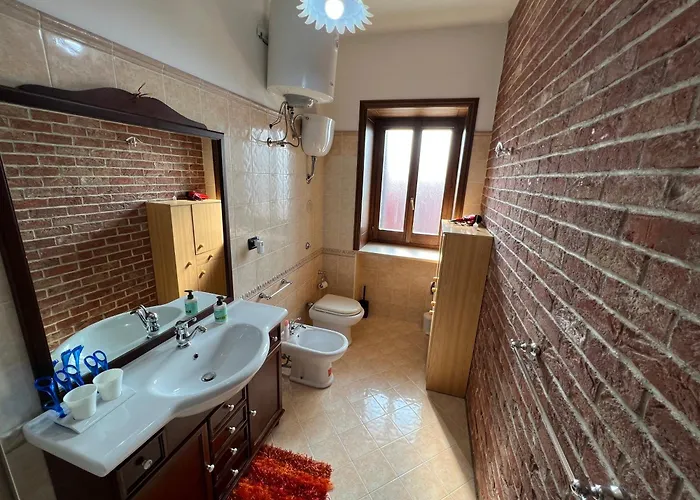 לינה וארוחת בוקר Empira 3*