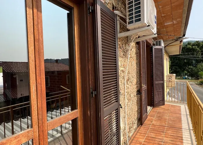 לינה וארוחת בוקר Empira